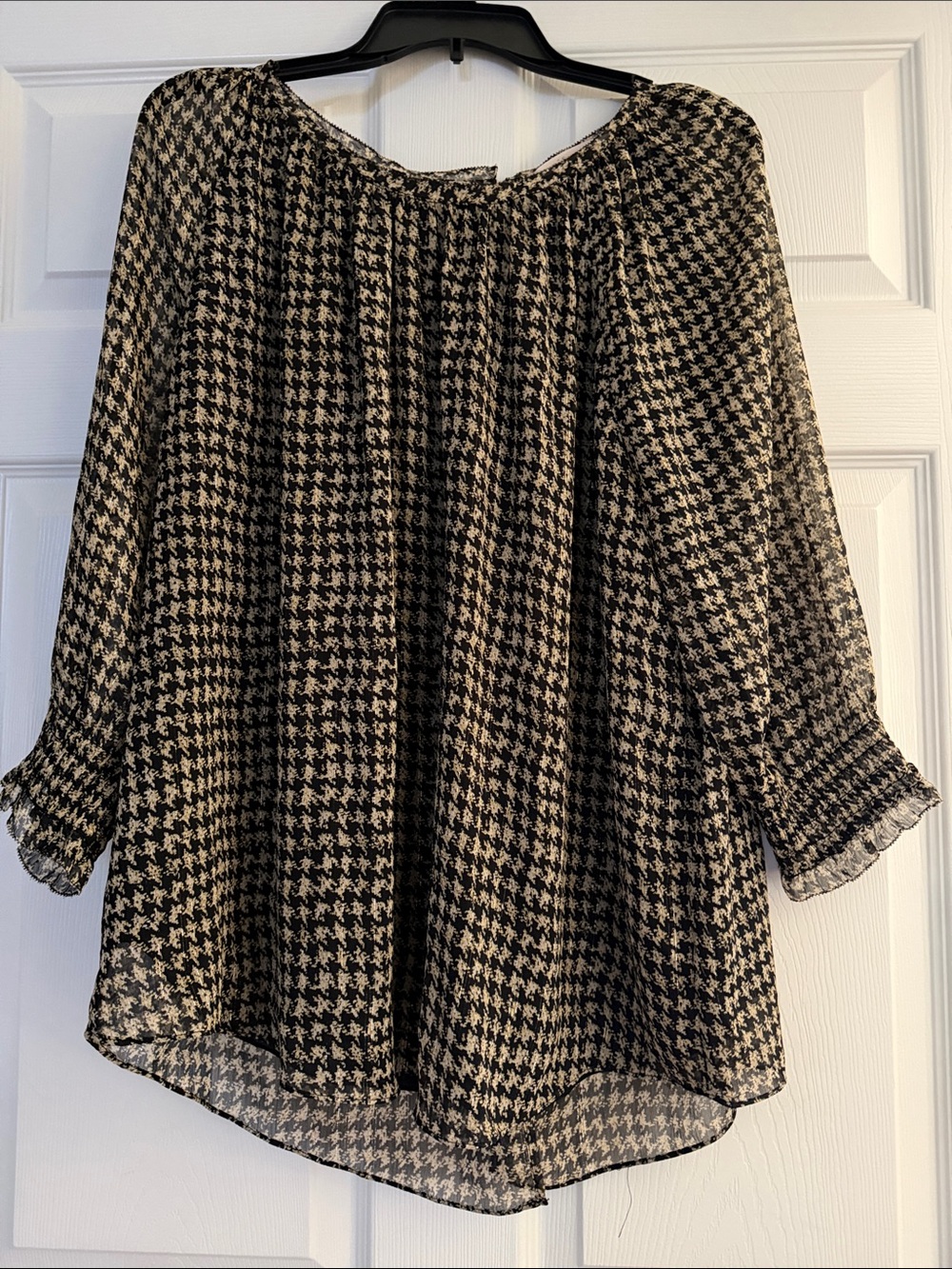 Women’s Black and Cream Houndstooth Blouse